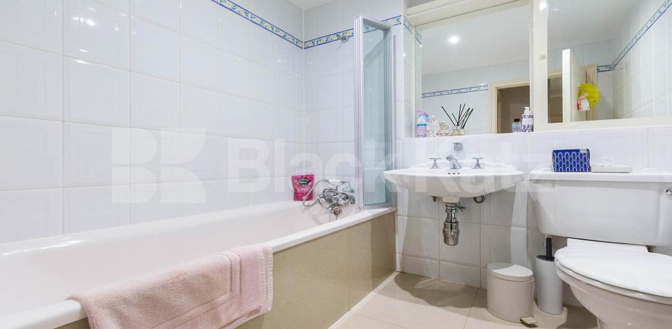 			NEW INSTRUCTION!, 3 Bedroom, 2 bath, 1 reception Apartment			 Hendon Lane, FINCHLEY